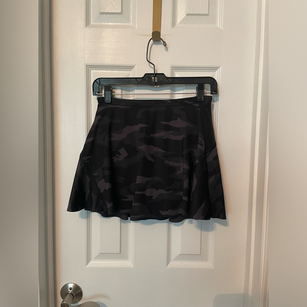 Athleta Black Camo Matchpoint Skort - Picture 3 of 7